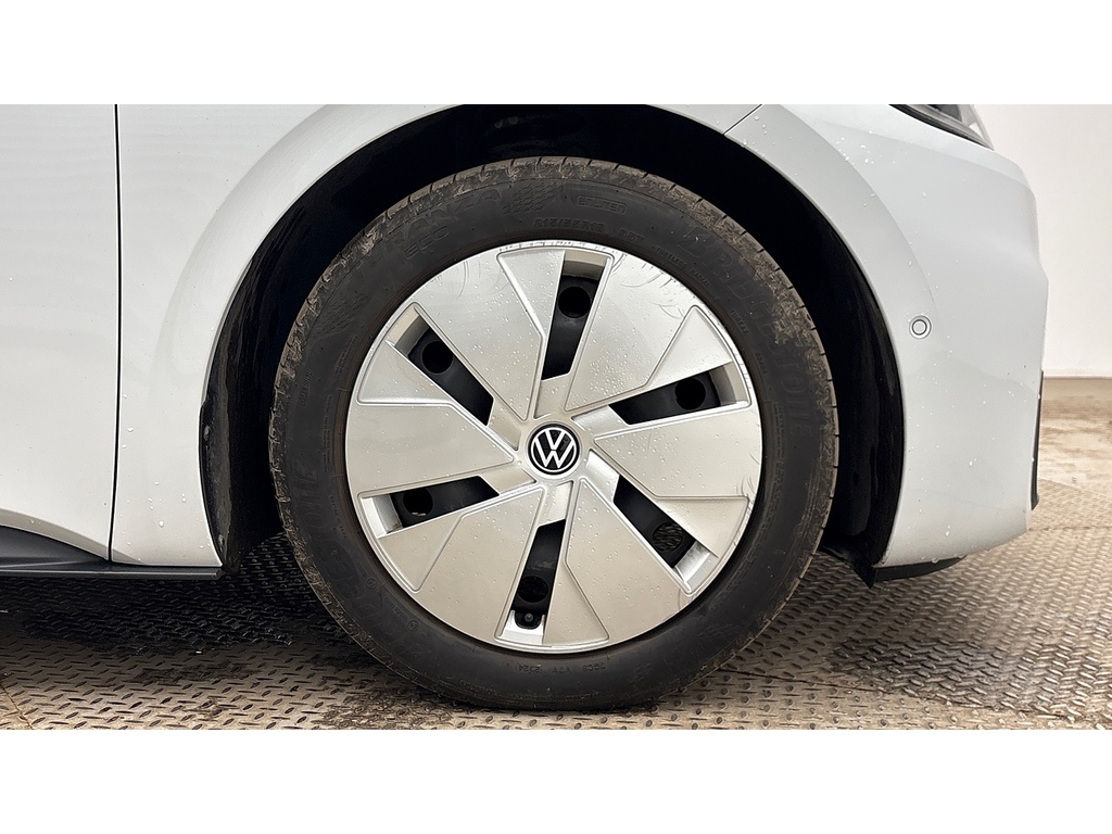 Volkswagen ID.3 Pro Performance 58Kwh Family Hatchback Electri White #5