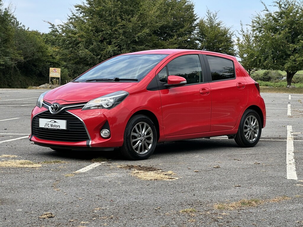 Toyota Yaris Hatchback 1.33 Vvt-i Icon Man, Red, WA17YJT Red #2