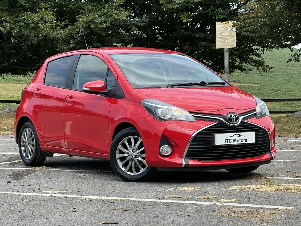 Toyota Yaris Hatchback 1.33 Vvt-i Icon Man, Red, WA17YJT Red