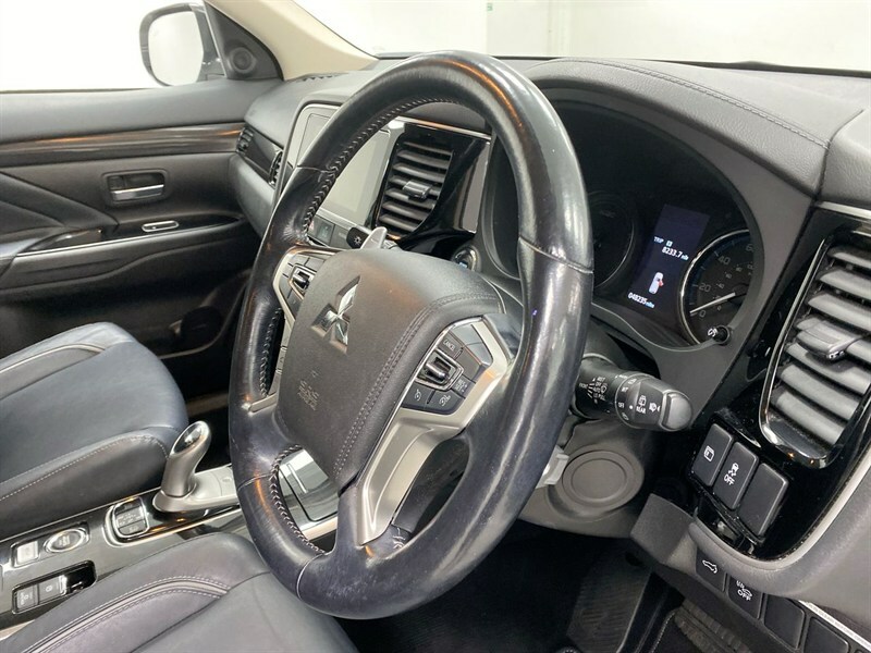 Mitsubishi Outlander 2.0H 12Kwh 4H Cvt 4Wd Euro 6 Ss Black #84