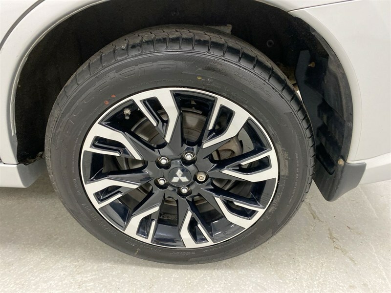 Mitsubishi Outlander 2.0H 12Kwh 4H Cvt 4Wd Euro 6 Ss Black #38