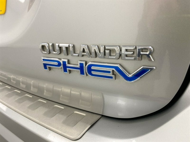 Mitsubishi Outlander 2.0H 12Kwh 4H Cvt 4Wd Euro 6 Ss Black #56