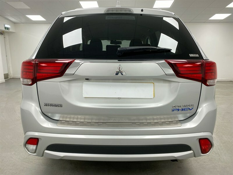 Mitsubishi Outlander 2.0H 12Kwh 4H Cvt 4Wd Euro 6 Ss Black #13