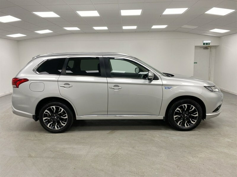 Mitsubishi Outlander 2.0H 12Kwh 4H Cvt 4Wd Euro 6 Ss Black #10