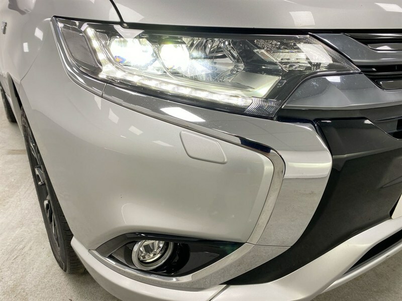 Mitsubishi Outlander 2.0H 12Kwh 4H Cvt 4Wd Euro 6 Ss Black #42