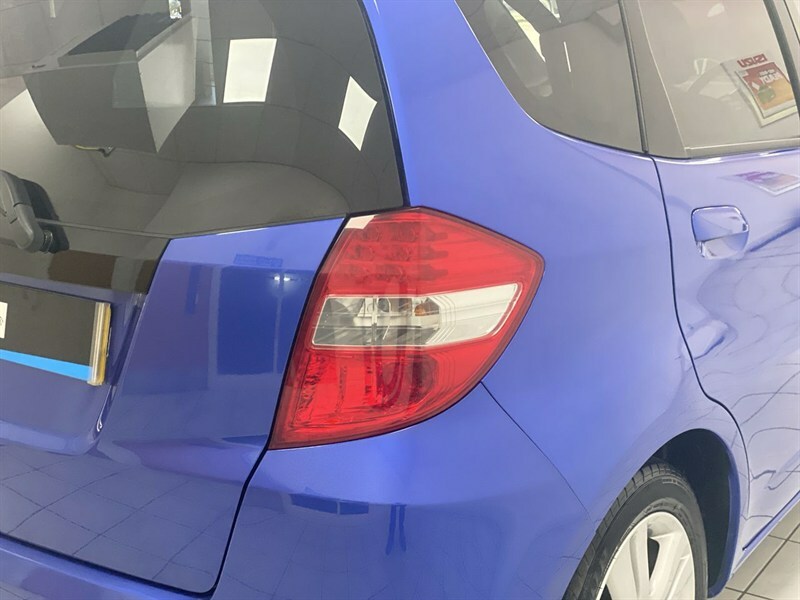 Honda Jazz 1.5 I-vtec Es Plus Hatchback Cvt Euro 5 Black #22