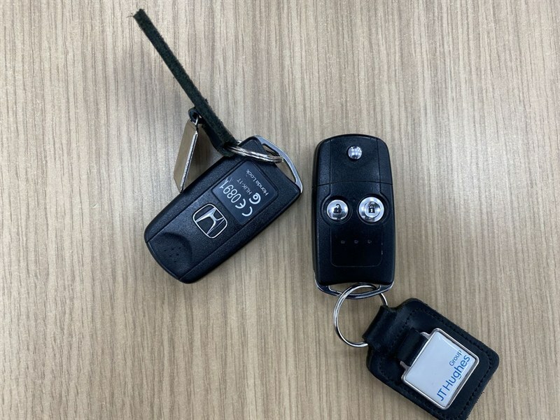 Honda Jazz 1.5 I-vtec Es Plus Hatchback Cvt Euro 5 Black #78