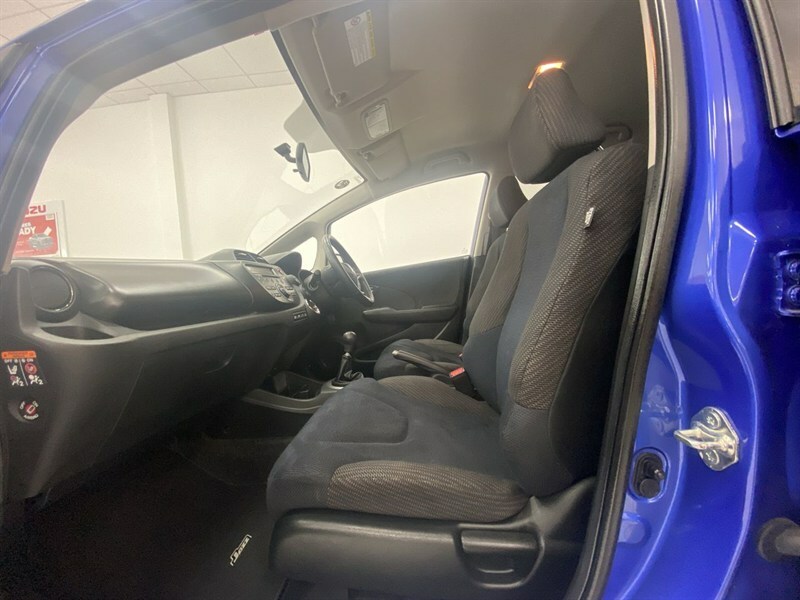 Honda Jazz 1.5 I-vtec Es Plus Hatchback Cvt Euro 5 Black #74