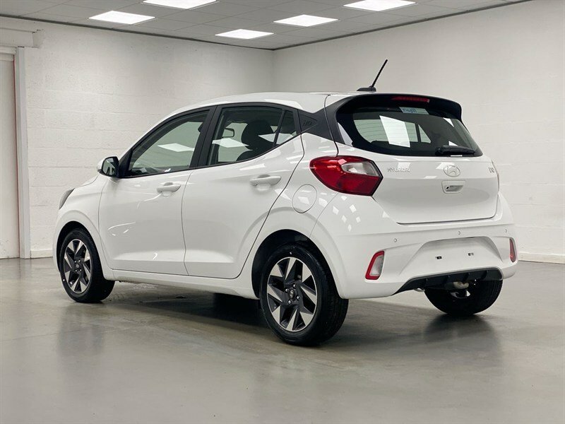 Hyundai I10 1.0 63 Advance Nav White #3