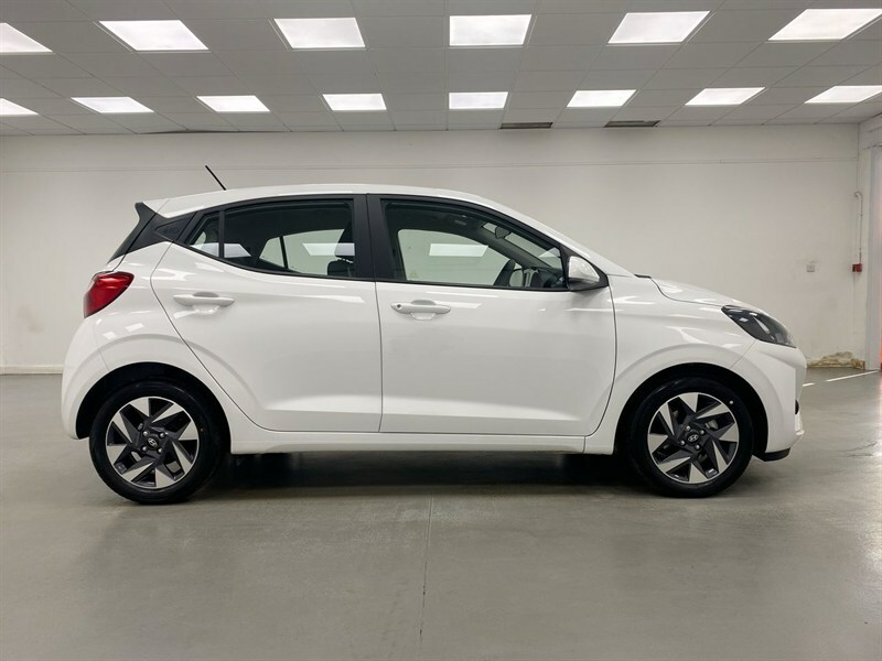 Hyundai I10 1.0 63 Advance Nav White #5