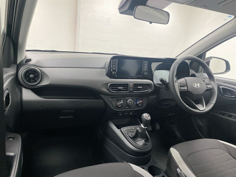 Hyundai I10 1.0 63 Advance Nav Black #2