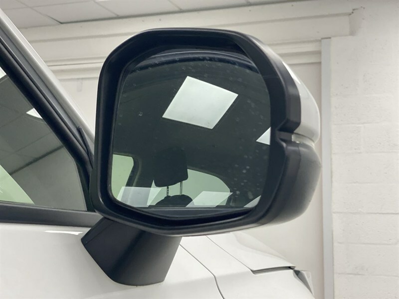 Honda Hr-V Advance White #26