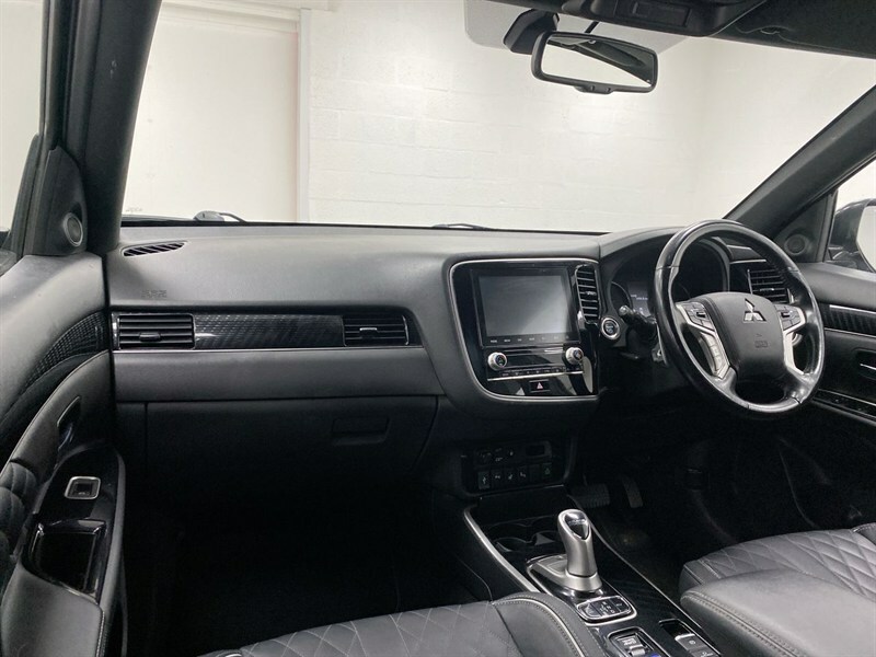 Mitsubishi Outlander 2.4 Phev Exceed Black #2