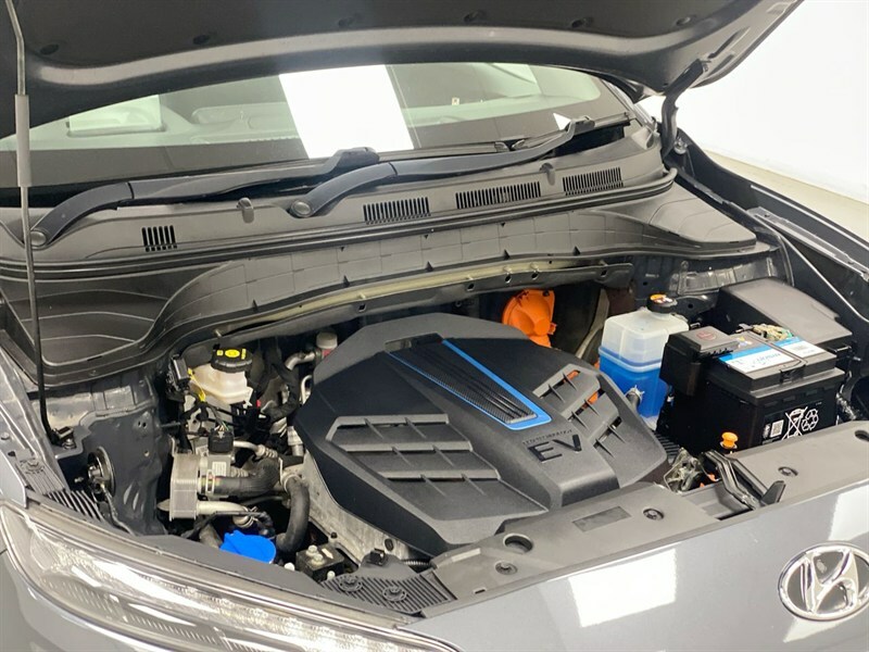 Hyundai Kona Hatchback Red #31