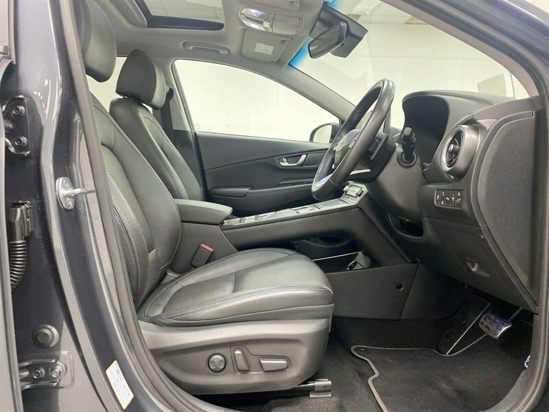 Hyundai Kona Hatchback Red #32