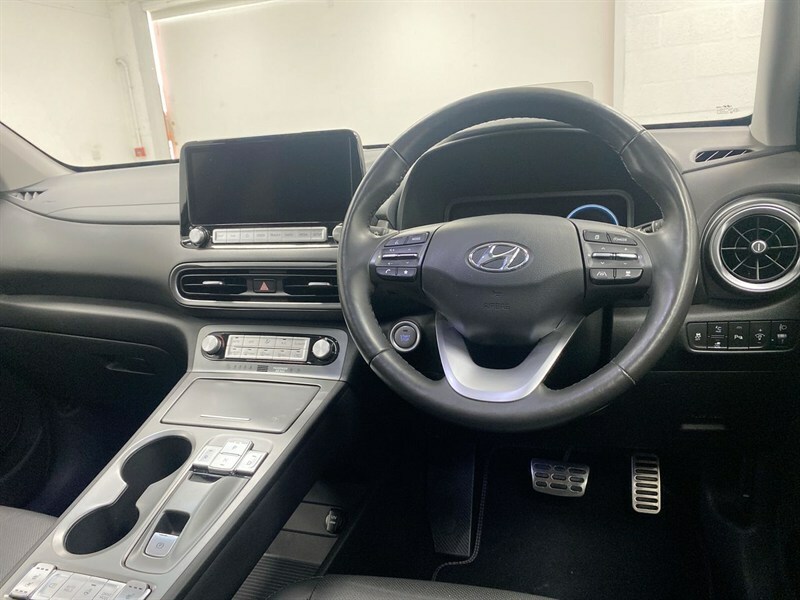 Hyundai Kona Hatchback Red #33