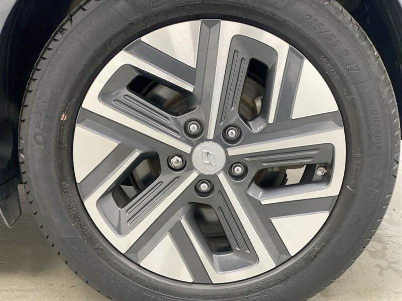 Hyundai Kona Hatchback Red #19