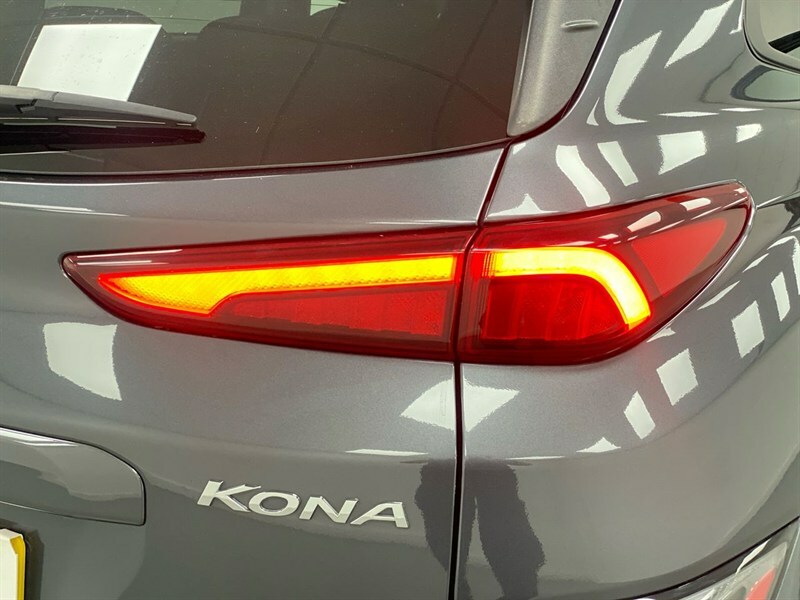 Hyundai Kona Hatchback Red #23