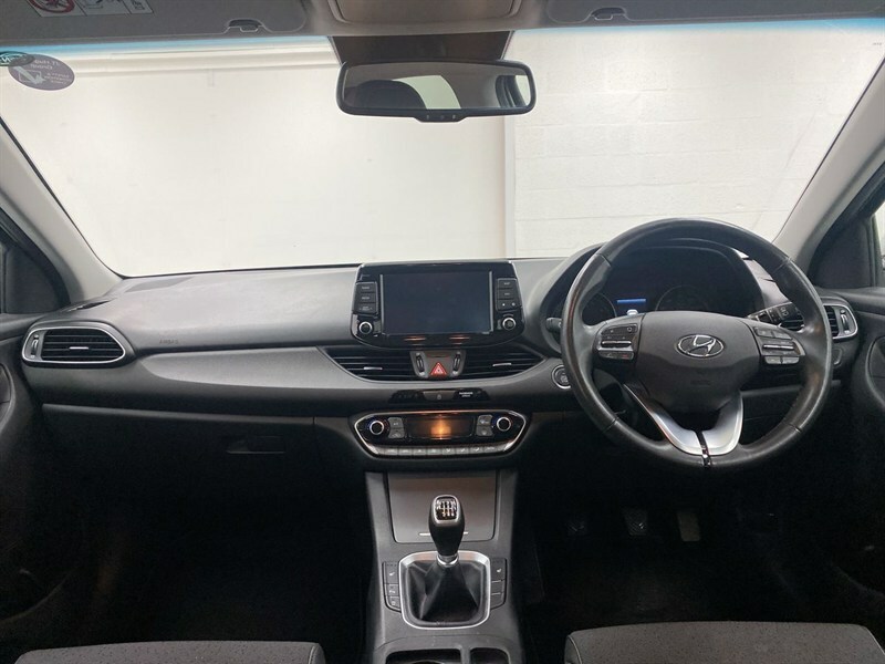 Hyundai I30 1.4T Gdi Premium White #4