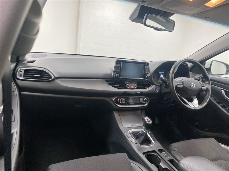 Hyundai I30 1.4T Gdi Premium White #2