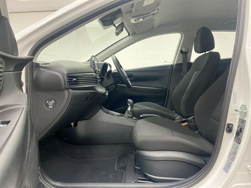 Hyundai I20 Advance White #53