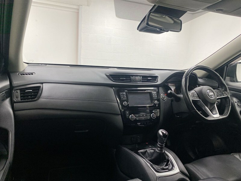 Nissan X-Trail 1.7 Dci Tekna 4Wd Black #2