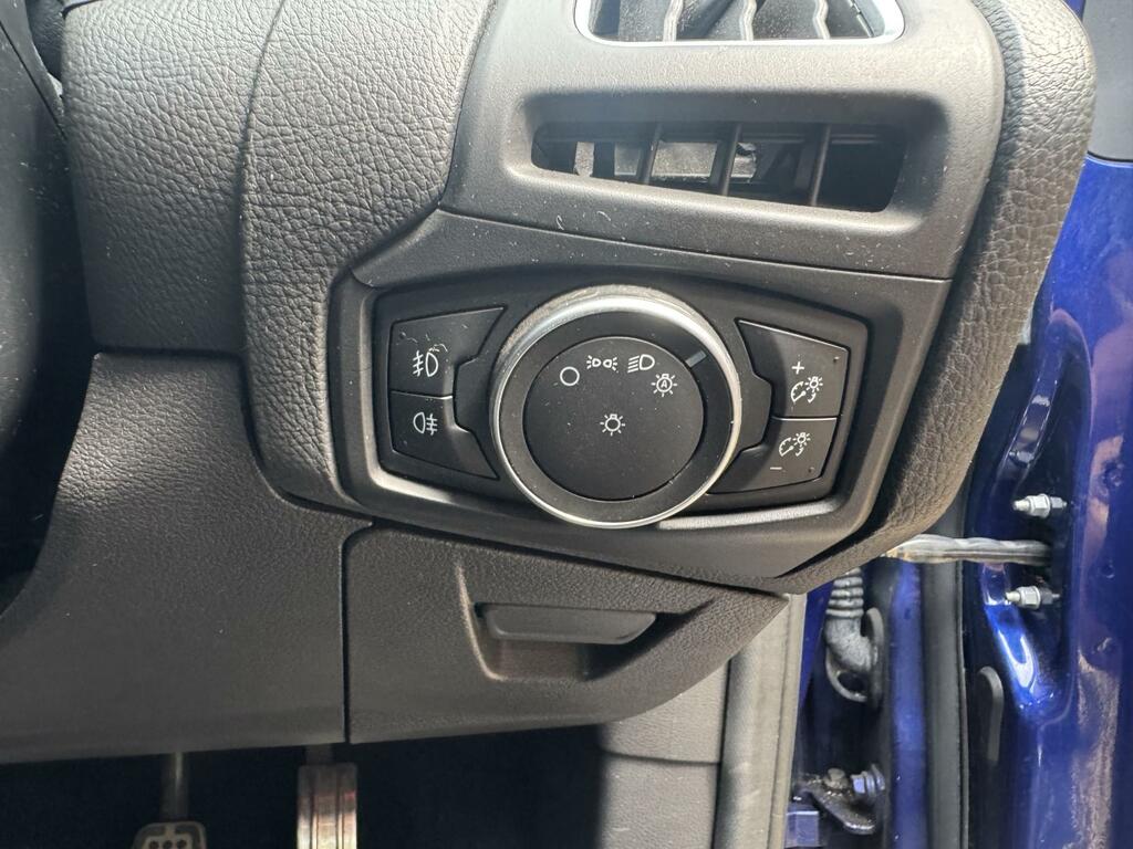 Ford Focus 1.0 Zetec S 124 Bhp White #9