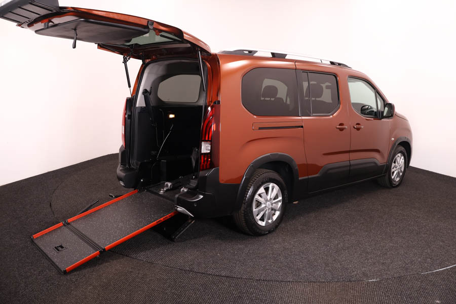 Peugeot Rifter 1.5 Allure Premium Lwb SF70LTA Brown #2