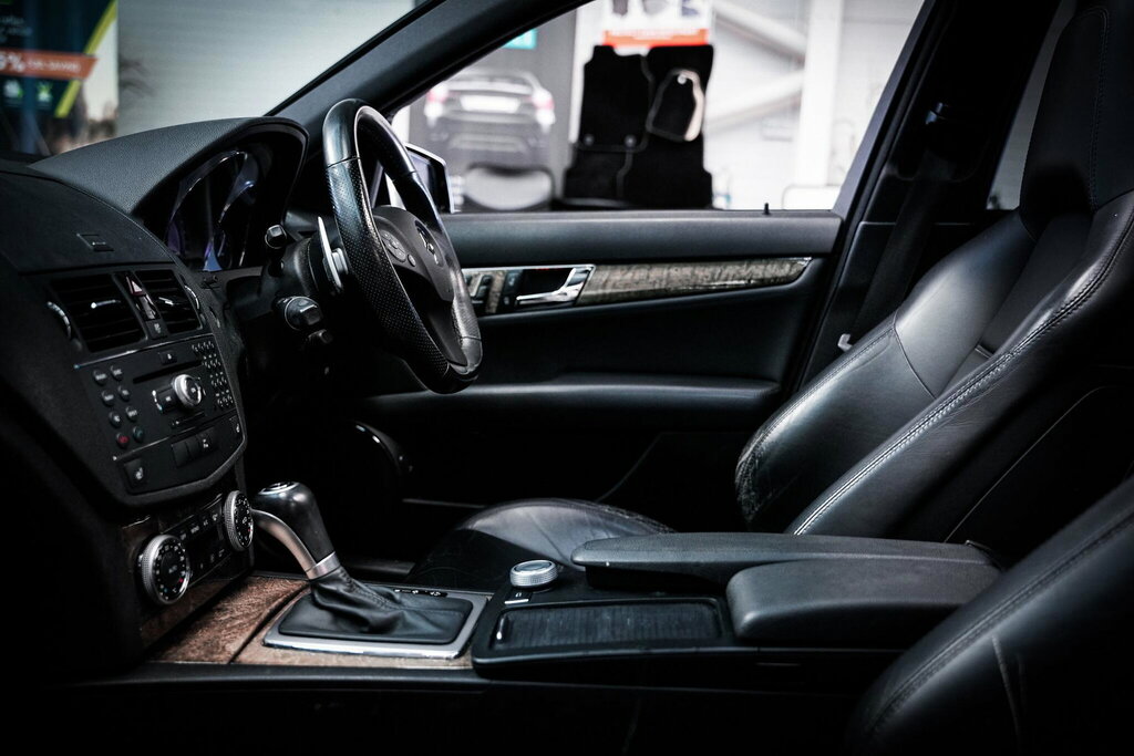 Mercedes-Benz C Class 6.3 C63 V8 Amg G-tronic Euro 4 THZ3616 #2