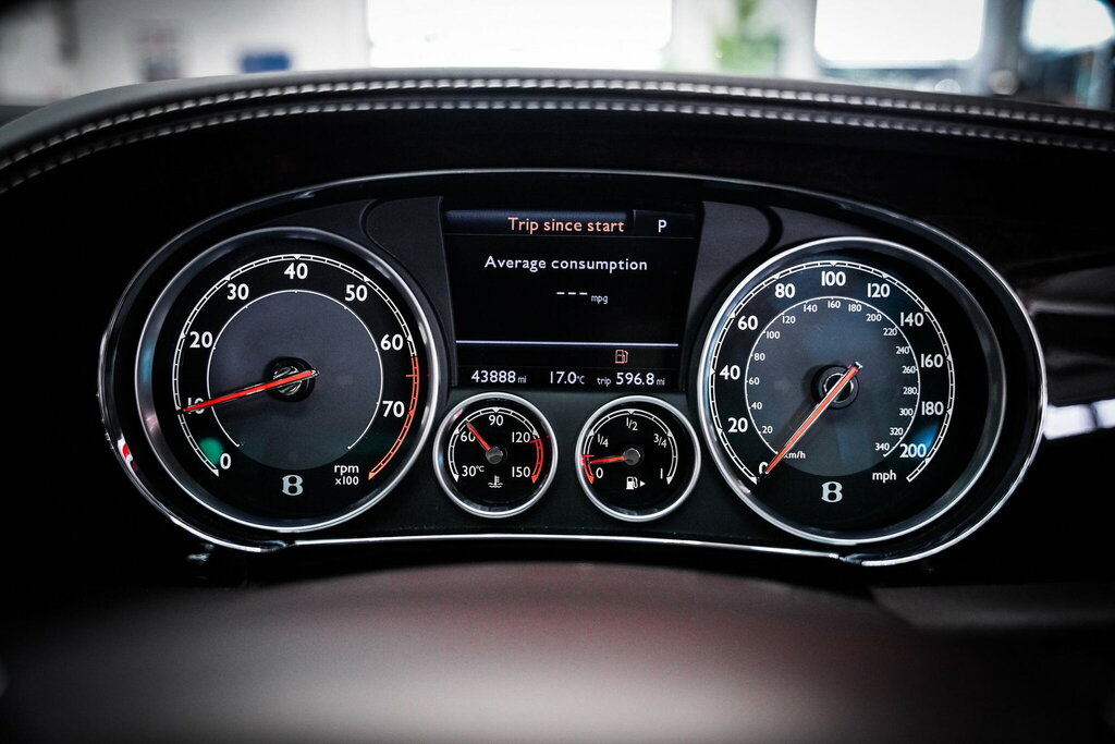 Bentley Continental Gt 4.0 V8 Gt Coupe 4Wd Euro 5 507 Ps White #17