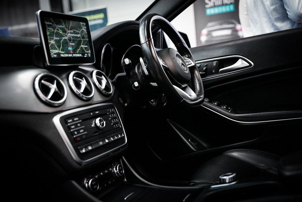 Mercedes-Benz GLA Class 2.1 Gla220d Amg Line Premium Plus 7G-dct 4Matic LO66CTZ #2
