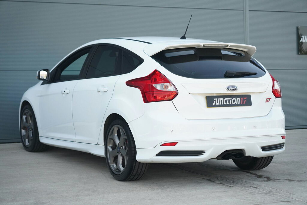 Ford Focus 2.0T Ecoboost St-3 Euro 5 Ss  #6