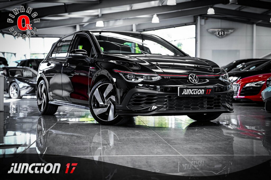 Volkswagen Golf 8 Style 1.5 Etsi 150Ps 7-Speed Dsg Black #1