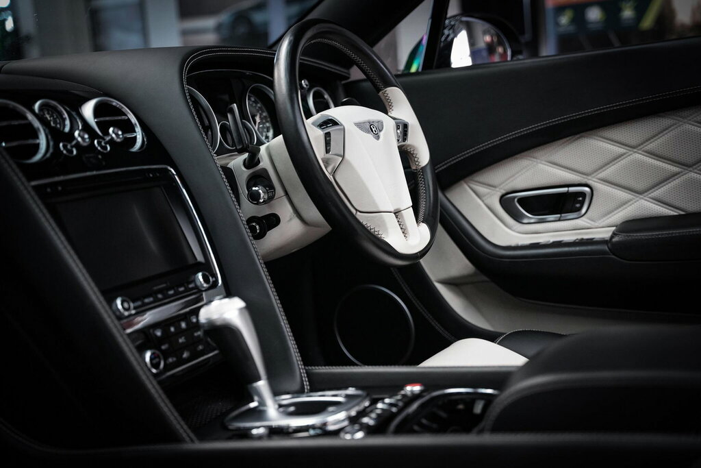 Bentley Continental Gt V8 Black #2