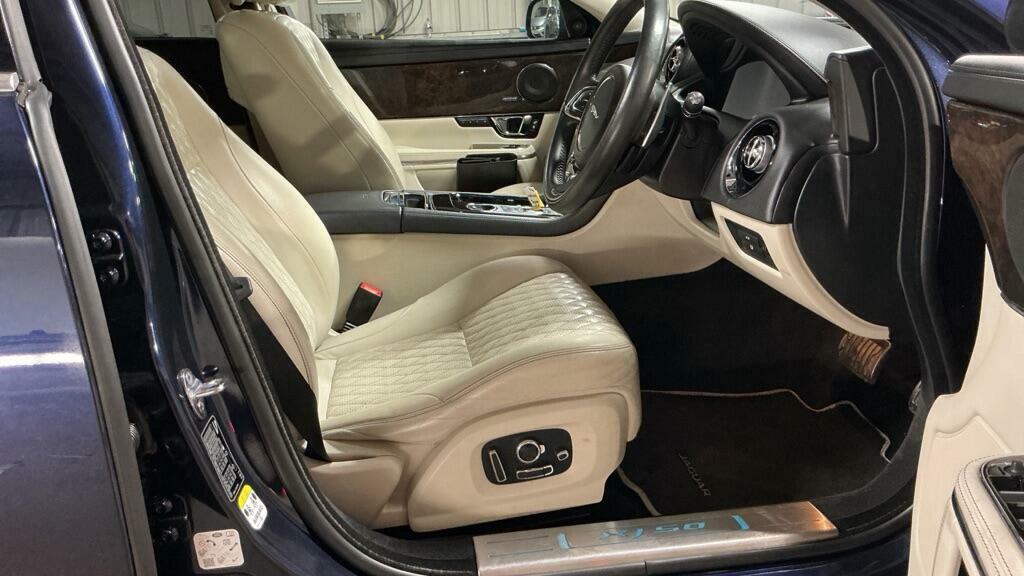Jaguar XJ Red #9