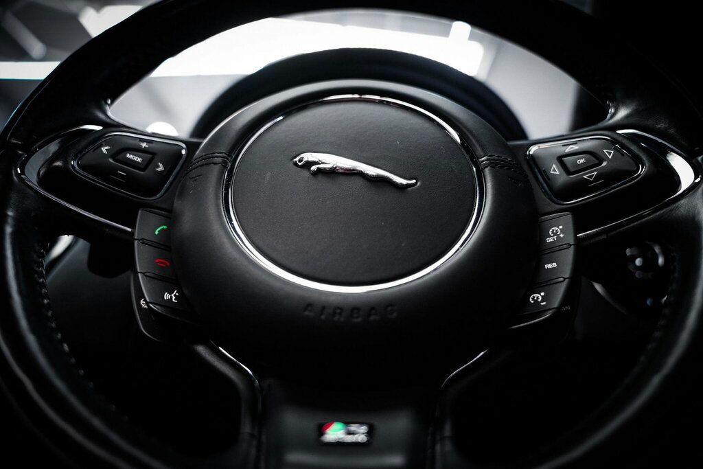 Jaguar XJ 3.0D V6 Portfolio Black #46