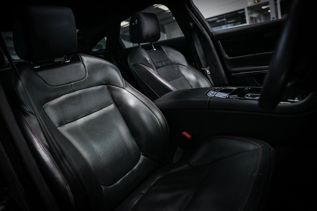 Jaguar XJ 3.0D V6 Portfolio Black #15