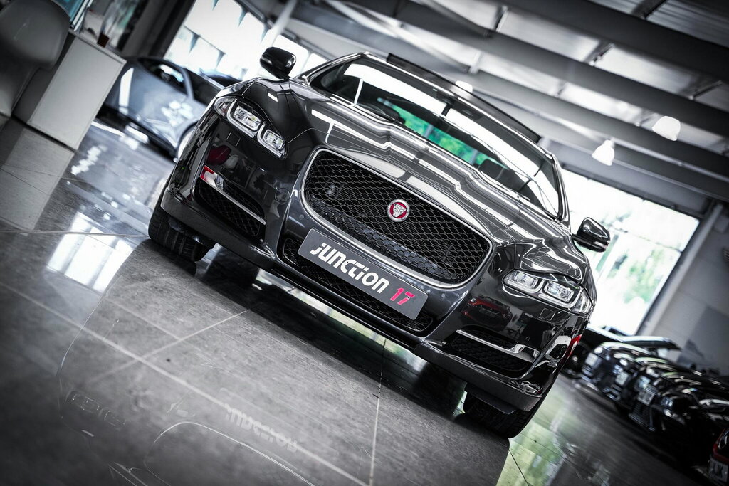 Jaguar XJ 3.0D V6 R-sport Euro 6 Ss #3