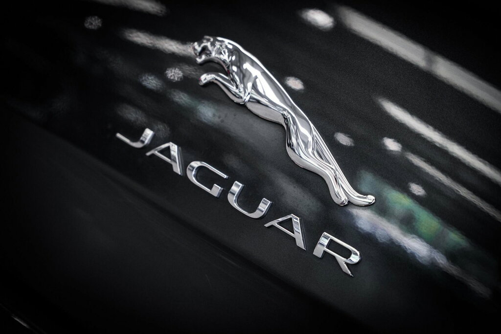 Jaguar XJ 3.0D V6 Portfolio Black #35