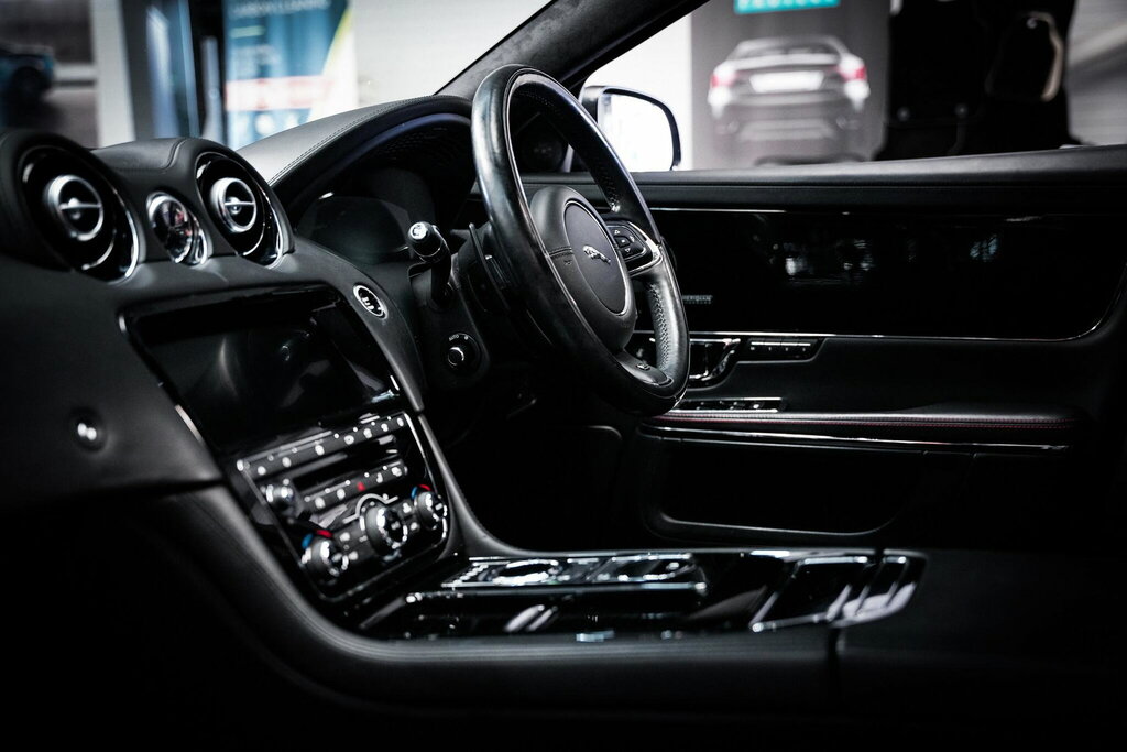 Jaguar XJ 3.0D V6 R-sport Euro 6 Ss #2