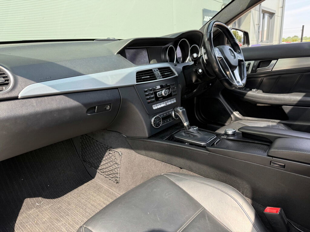 Mercedes-Benz C Class White #11
