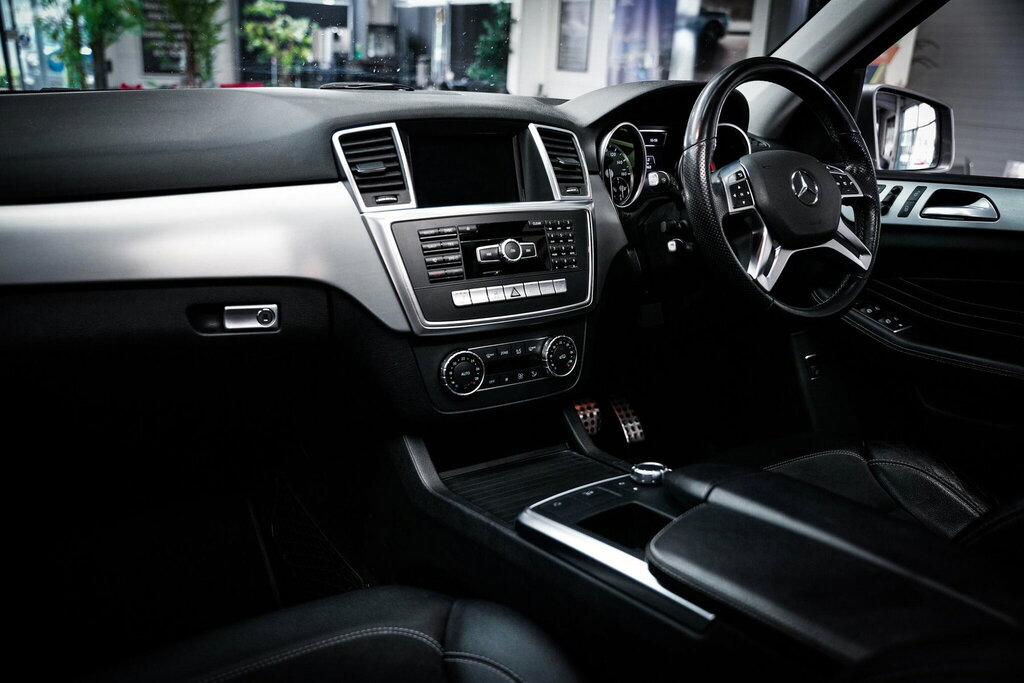 Mercedes-Benz M Class Bluetec Amg Sport Black #19