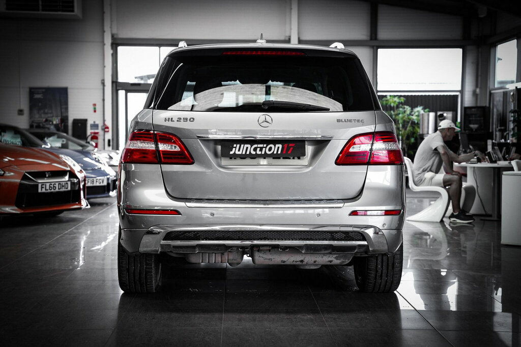 Mercedes-Benz M Class Bluetec Amg Sport Black #12
