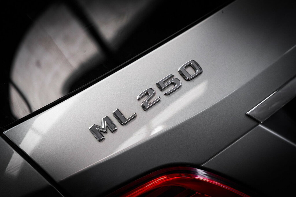 Mercedes-Benz M Class Bluetec Amg Sport Black #32