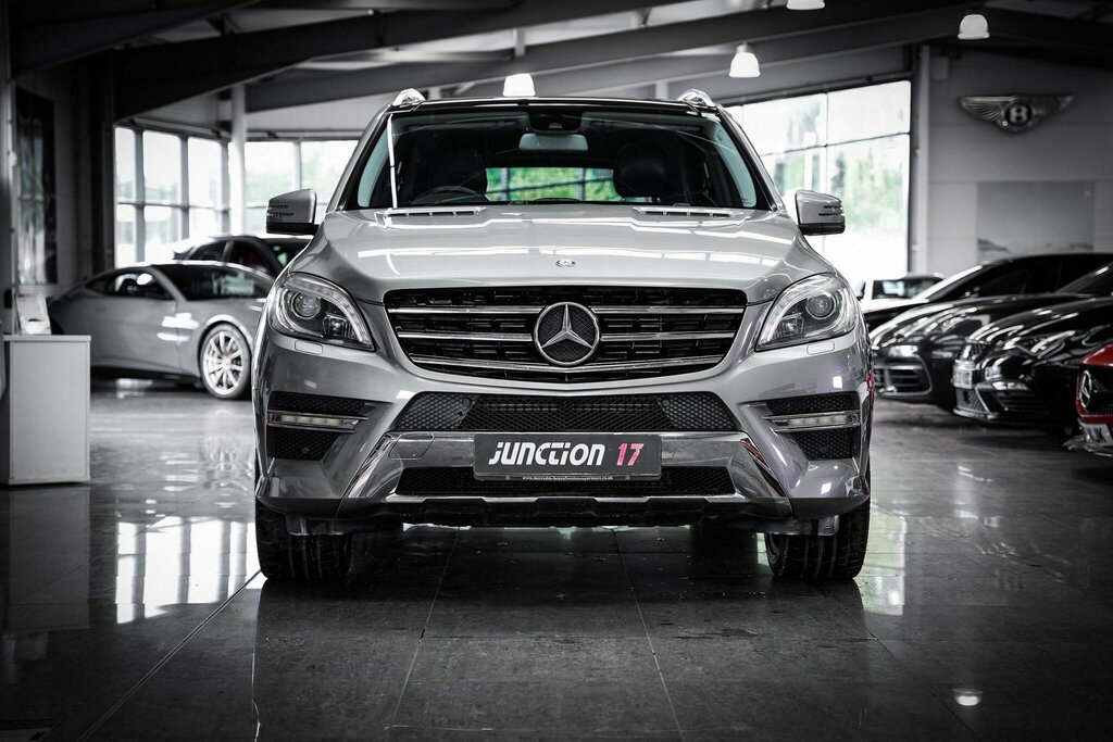 Mercedes-Benz M Class Bluetec Amg Sport Black #9