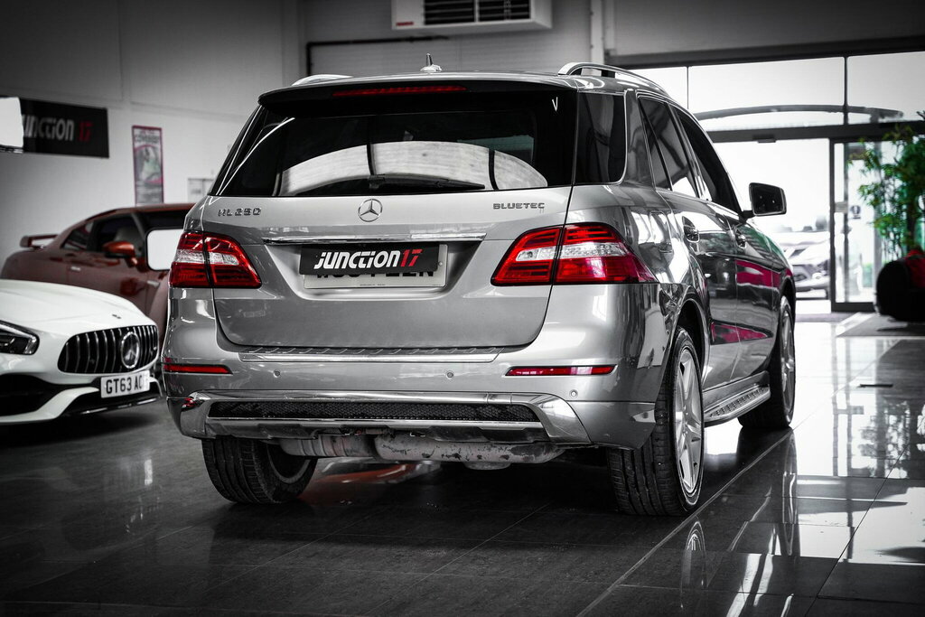 Mercedes-Benz M Class Bluetec Amg Sport Black #13