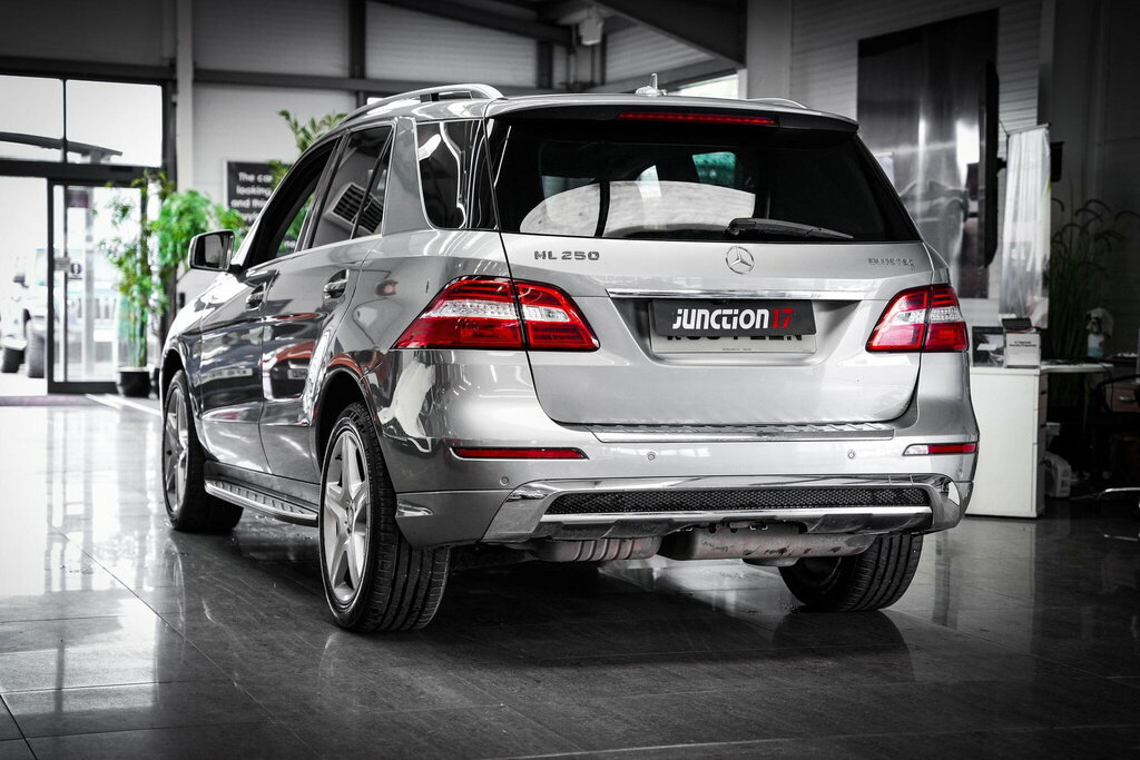 Mercedes-Benz M Class Bluetec Amg Sport Black #11