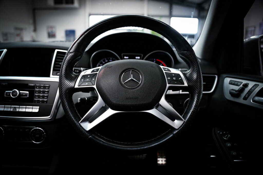 Mercedes-Benz M Class Bluetec Amg Sport Black #16