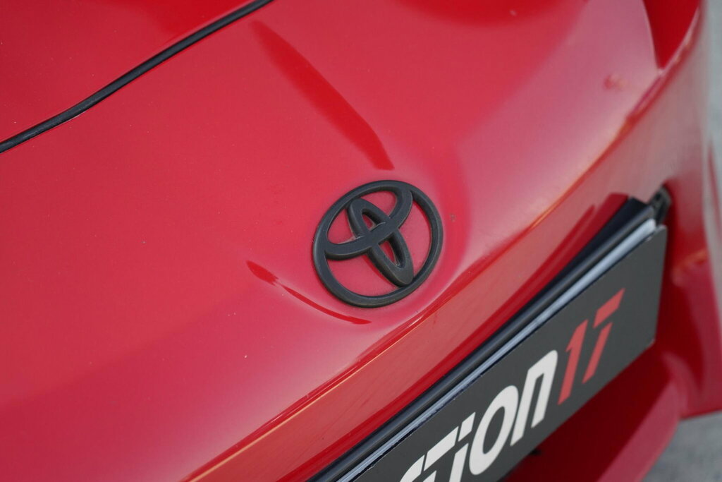 Toyota GT86 D-4s White #25