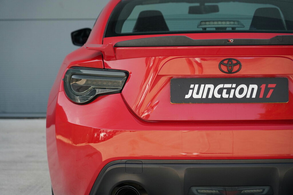 Toyota GT86 D-4s White #20
